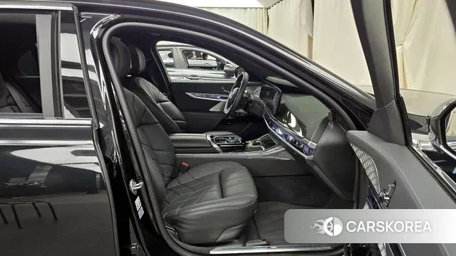 BMW i7 (G70) 2023 Черный из Кореи, фото 2