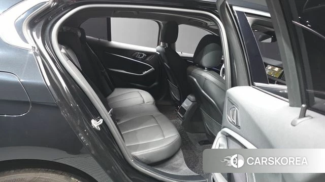 BMW 1 Series (F40) 2021 Черный из Кореи, фото 2