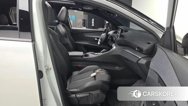 Peugeot 5008 second generation 2018 Белый из Кореи, фото 2