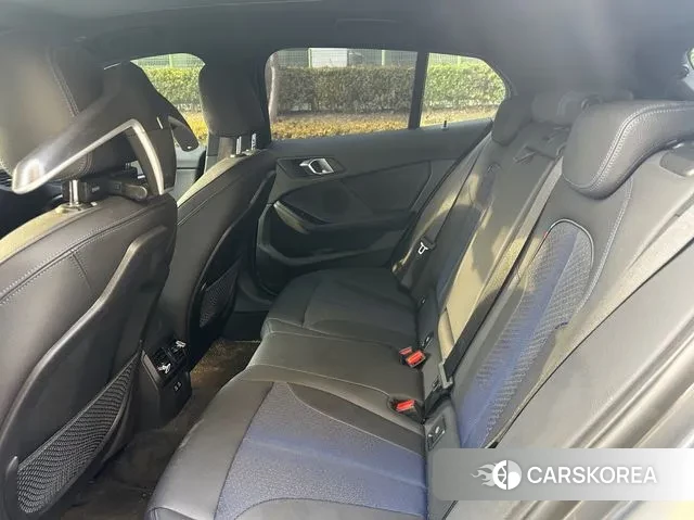 BMW 1 Series (F40) 2023 Серый из Кореи, фото 2