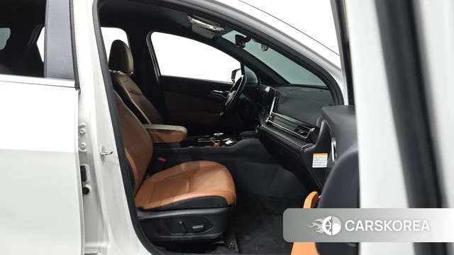 Kia Sportage 5th Generation Hybrid 2024 Белый из Кореи, фото 2