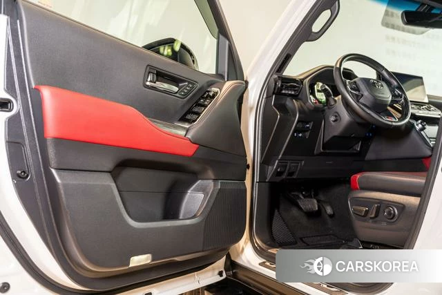 Toyota Land Cruiser (imported) 2024 Белый из Китая, фото 2