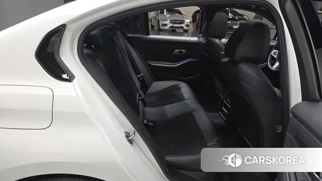 BMW 3 Series (G20) 2021 Белый из Кореи, фото 2