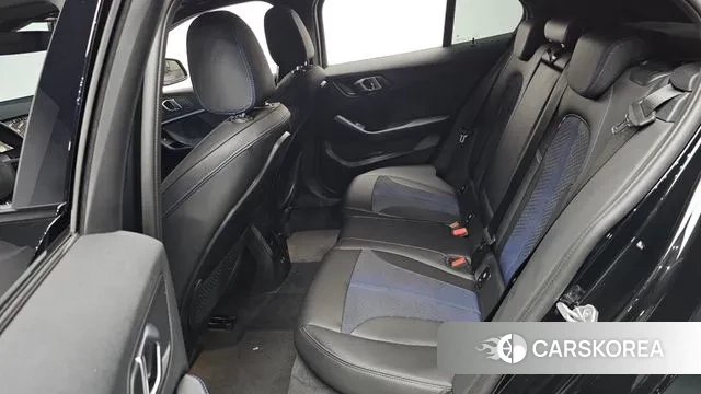 BMW 1 Series (F40) 2024 Черный из Кореи, фото 2