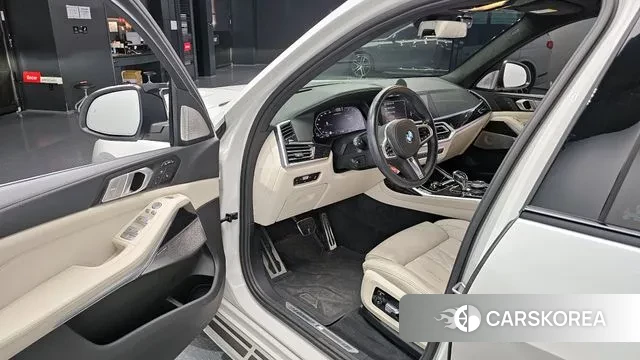 BMW X7 (G07) 2022 Белый из Кореи, фото 2