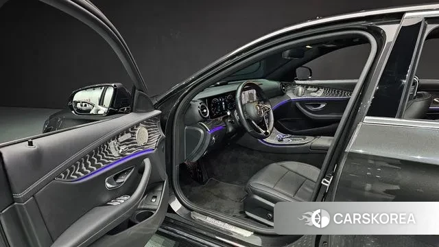 Mercedes-Benz E-Class W213 2023 Серый из Кореи, фото 2