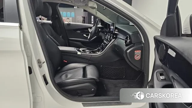 Mercedes-Benz C-Class W205 2018 Белый из Кореи, фото 2