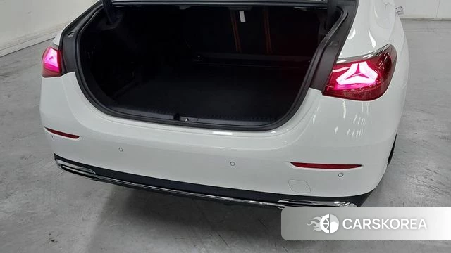 Mercedes-Benz E-Class W214 2024 Белый из Кореи, фото 2