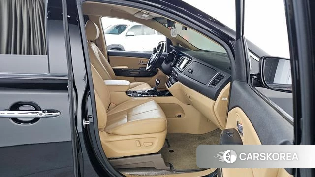 Kia The New Carnival 2018 Черный из Кореи, фото 2