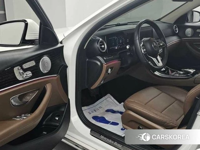 Mercedes-Benz E-Class W213 2019 Белый из Кореи, фото 2