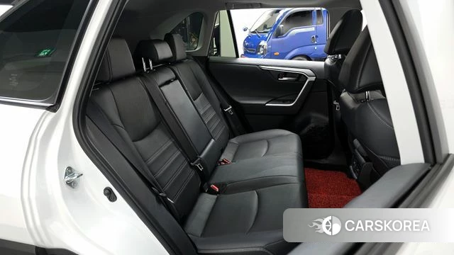 Toyota RAV4 5th Generation 2024 Белый из Кореи, фото 2