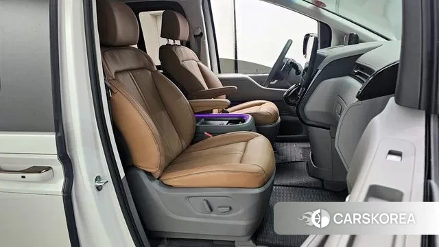 Hyundai Staria 2023 Белый из Кореи, фото 2