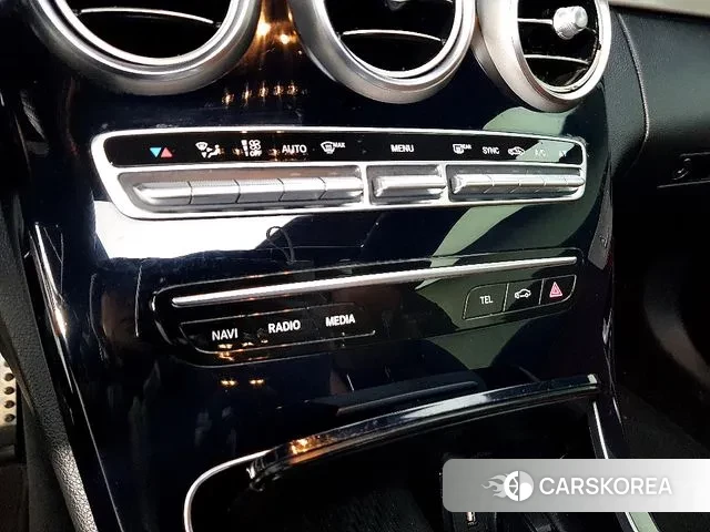 Mercedes-Benz C-Class W205 2019 Белый из Кореи, фото 2