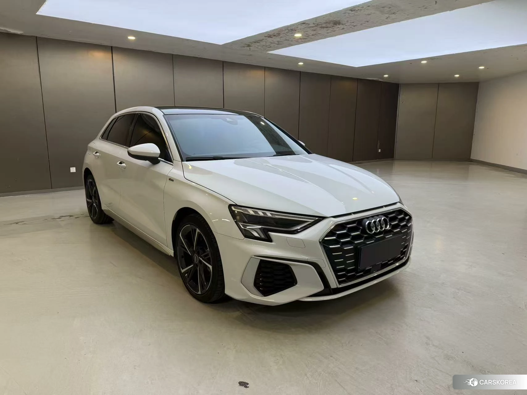 Audi A3 2023 Белый из Китая, фото 2