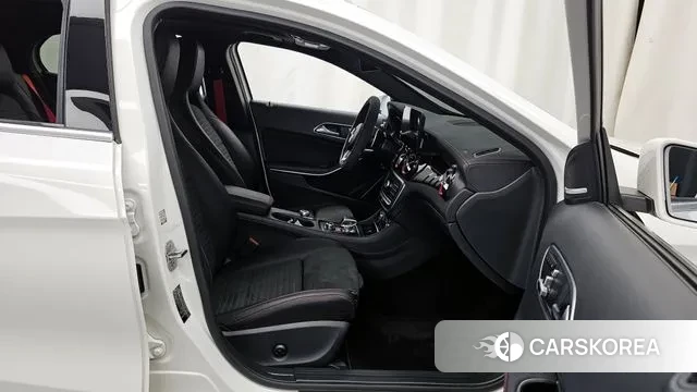 Mercedes-Benz GLA-Class X156 2019 Белый из Кореи, фото 2