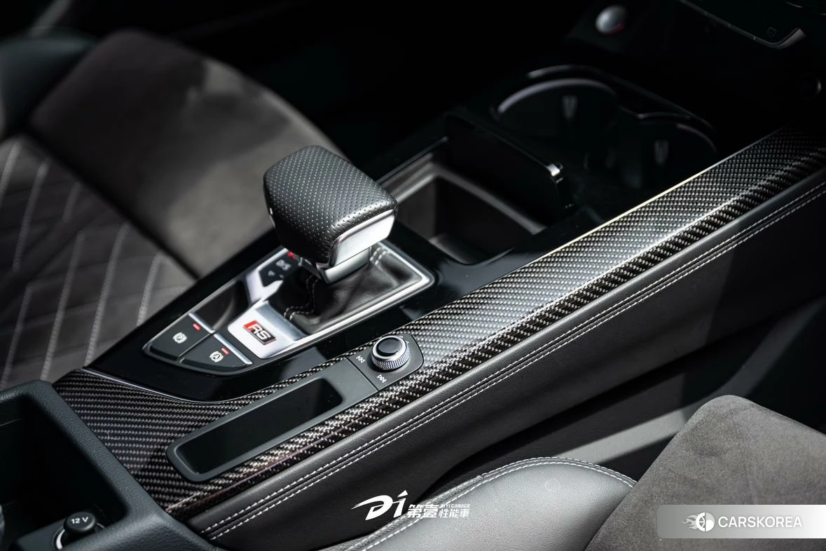 Audi RS 4 2021 Серебристо-серый из Китая, фото 2