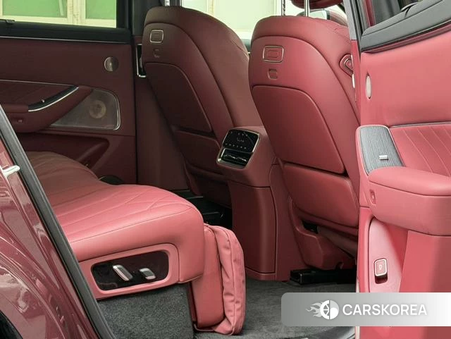 AITO Ask the world M8 2025 Красный из Китая, фото 2