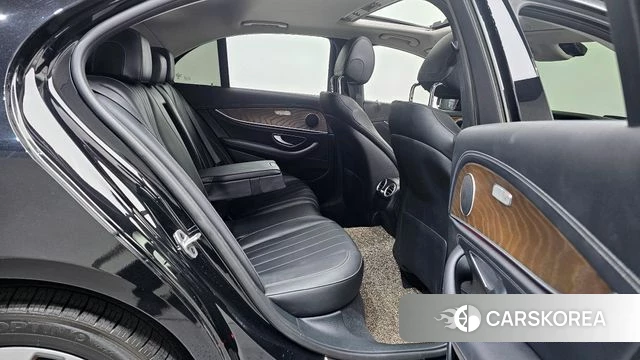 Mercedes-Benz E-Class W213 2019 Черный из Кореи, фото 2