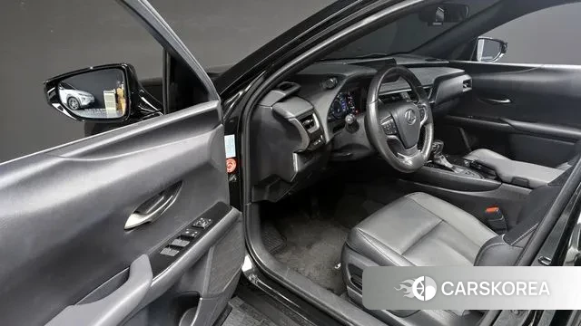 Lexus UX250h 2020 Черный из Кореи, фото 2