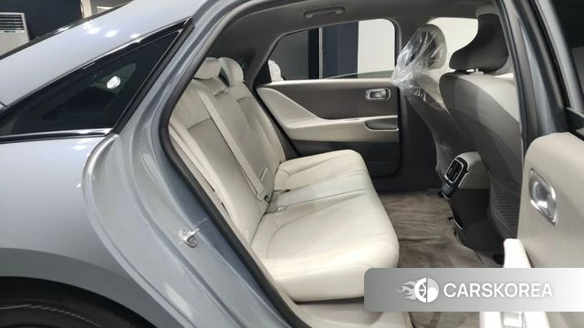 Hyundai Ionic 6 2023 Серебристо-серый из Кореи, фото 2