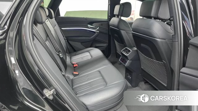 Audi e-Tron 2023 Черный из Кореи, фото 2