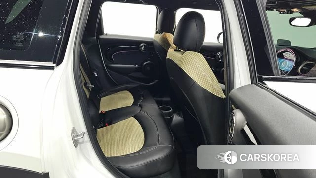 Mini Cooper S 2023 Белый из Кореи, фото 2