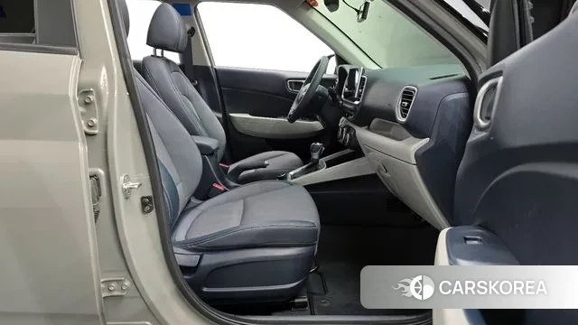 Hyundai Venue 2019 Серебристо-серый из Кореи, фото 2