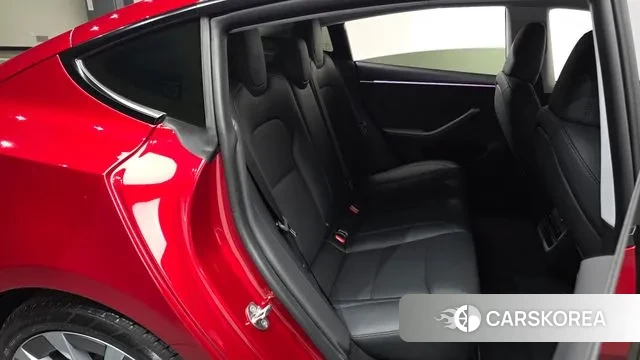 Tesla Model 3 2024 Красный из Кореи, фото 2