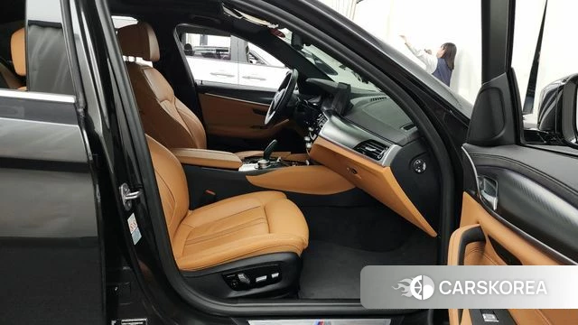 BMW 5 Series (G30) 2022 Серый из Кореи, фото 2