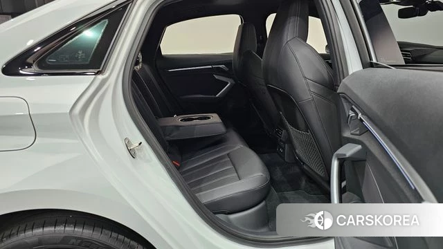 Audi A3 (8Y) 2025 Белый из Кореи, фото 2
