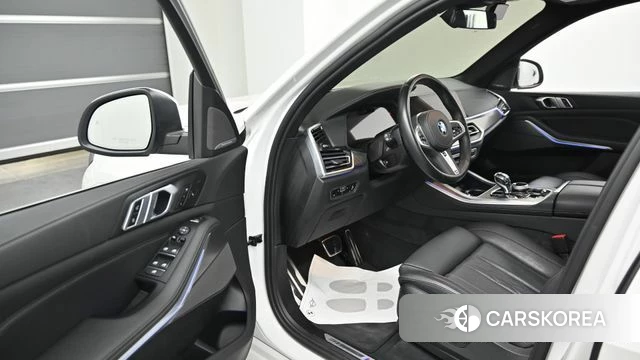 BMW X5 (G05) 2023 Белый из Кореи, фото 2