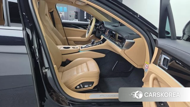 Porsche Panamera (971) 2018 Черный из Кореи, фото 2