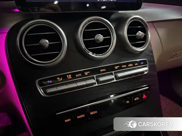 Mercedes-Benz C-Class W205 2018 Белый из Кореи, фото 2