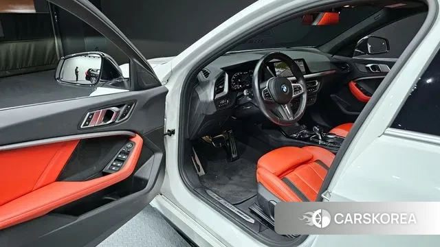 BMW 1 Series (F40) 2022 Белый из Кореи, фото 2