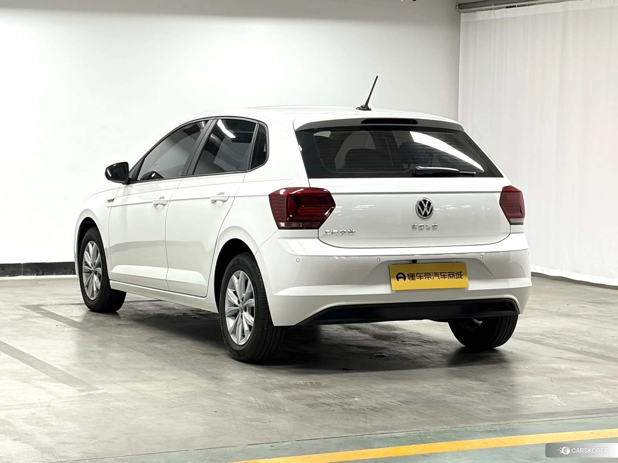 Volkswagen Polo 2021 Белый из Китая, фото 2