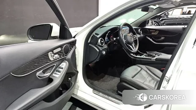 Mercedes-Benz C-Class W205 2019 Белый из Кореи, фото 2