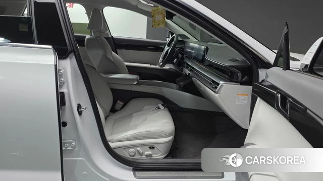 Hyundai Grandeur Hybrid (GN7) 2023 Белый из Кореи, фото 2