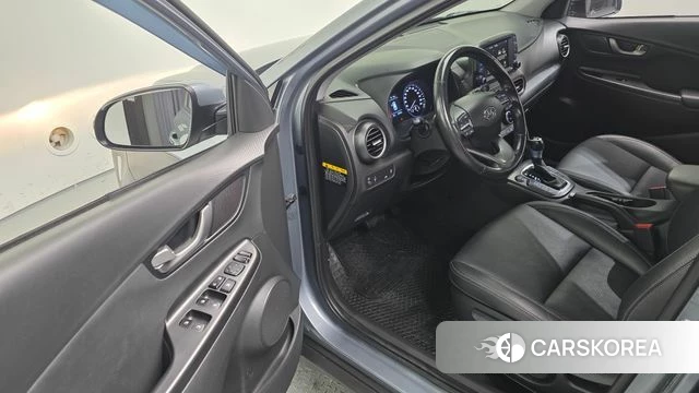 Hyundai Kona 2019 Светло-серебряный цвет из Кореи, фото 2