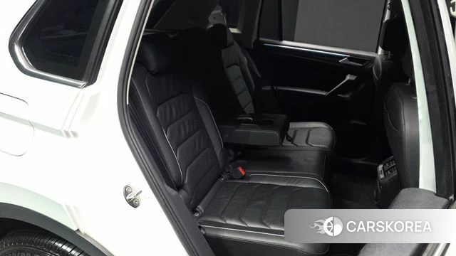 Volkswagen Tiguan second Generation 2023 Белый из Кореи, фото 2