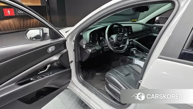 Hyundai Avante (CN7) 2021 Серебристо-серый из Кореи, фото 2