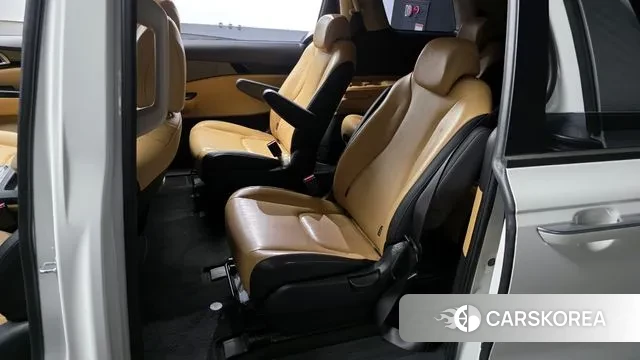Kia Carnival 4th generation 2023 Белый из Кореи, фото 2