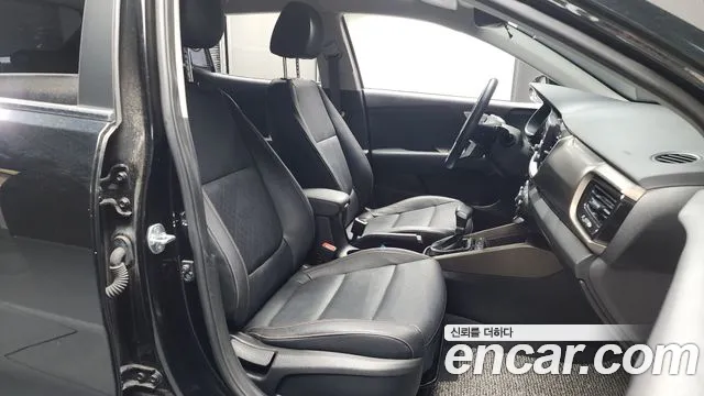 Kia Stonic 2020 Черный из Кореи, фото 2