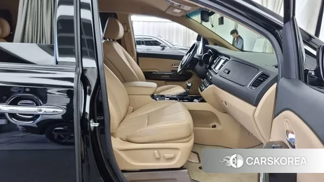 Kia The New Carnival 2019 Черный из Кореи, фото 2