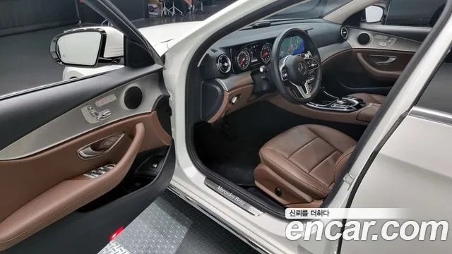 Mercedes-Benz E-Class W213 2019 Белый из Кореи, фото 2