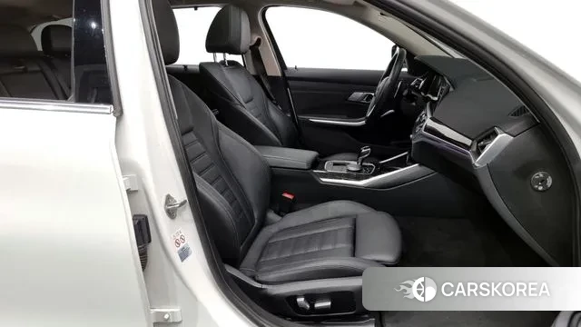 BMW 3 Series (G20) 2021 Белый из Кореи, фото 2