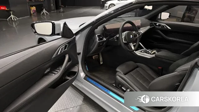 BMW 4 Series (G22) 2023 Серебристо-серый из Кореи, фото 2