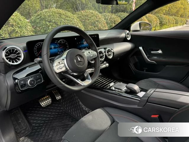 Mercedes-Benz CLA (import) 2023 Белый из Китая, фото 2