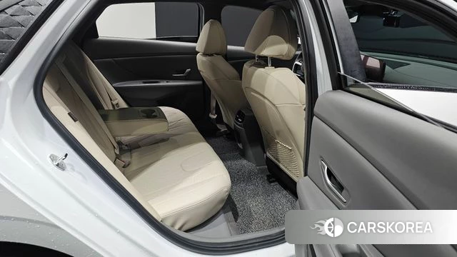 Hyundai The New Avante (CN7) 2023 Белый из Кореи, фото 2