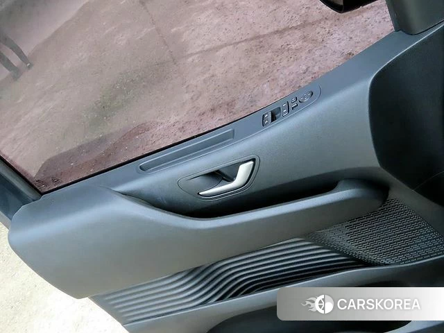 Hyundai Staria 2023 Серый из Кореи, фото 2