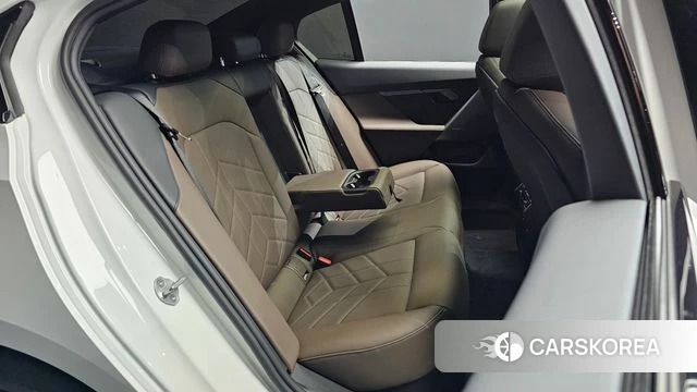 BMW 5 Series (G60) 2026 Белый из Кореи, фото 2